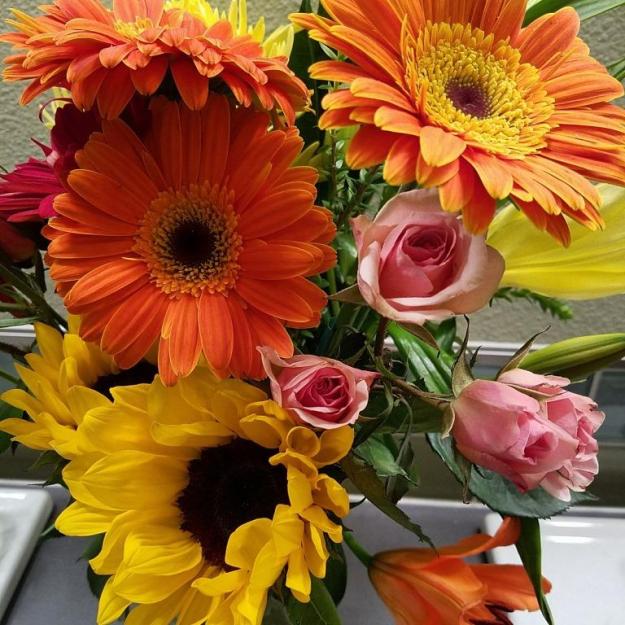 flowersinthebathroom03